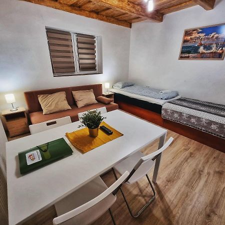 Апартаменти Gyongy Apartmanhazak Дьиндьиш Екстер'єр фото