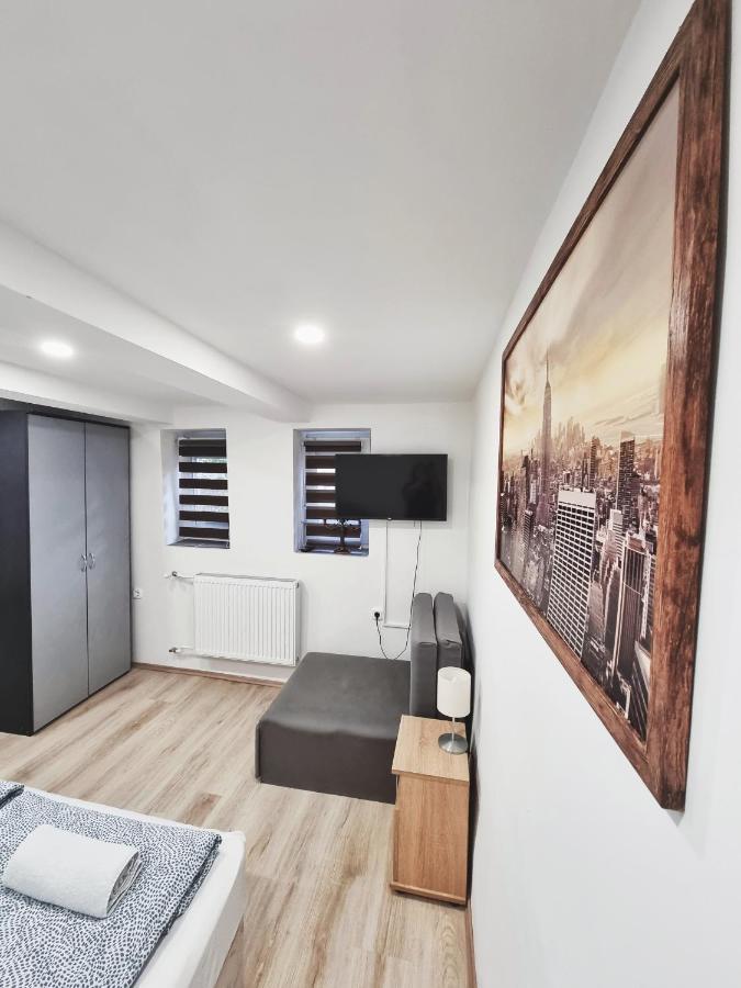 Апартаменти Gyongy Apartmanhazak Дьиндьиш Екстер'єр фото