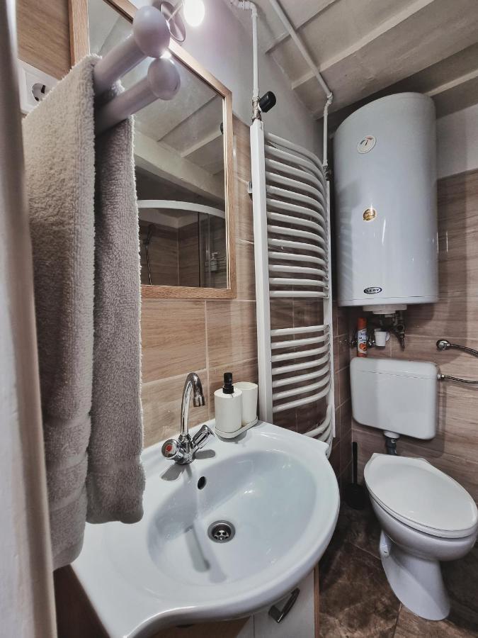 Апартаменти Gyongy Apartmanhazak Дьиндьиш Екстер'єр фото