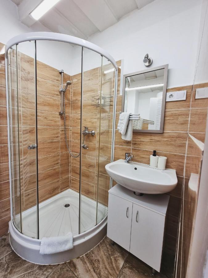 Апартаменти Gyongy Apartmanhazak Дьиндьиш Екстер'єр фото