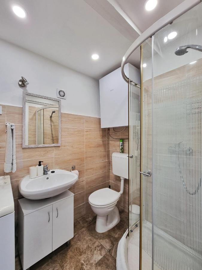 Апартаменти Gyongy Apartmanhazak Дьиндьиш Екстер'єр фото