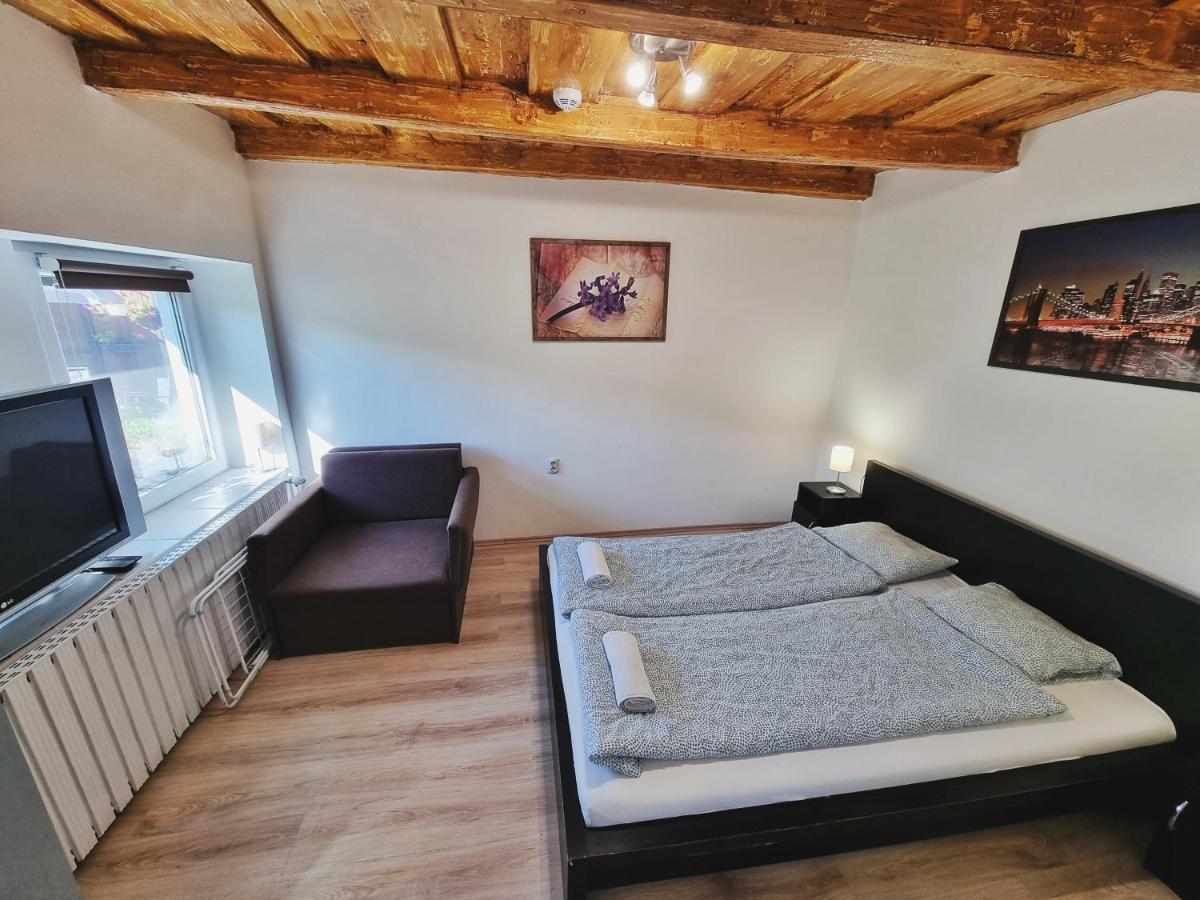 Апартаменти Gyongy Apartmanhazak Дьиндьиш Екстер'єр фото