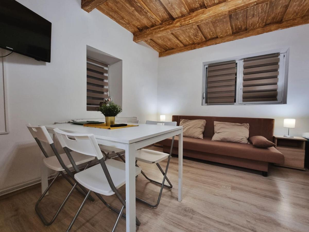Апартаменти Gyongy Apartmanhazak Дьиндьиш Екстер'єр фото