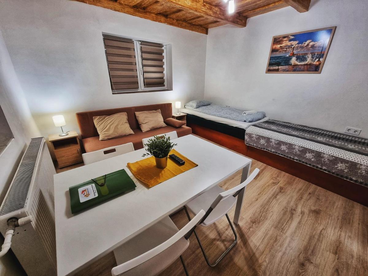 Апартаменти Gyongy Apartmanhazak Дьиндьиш Екстер'єр фото