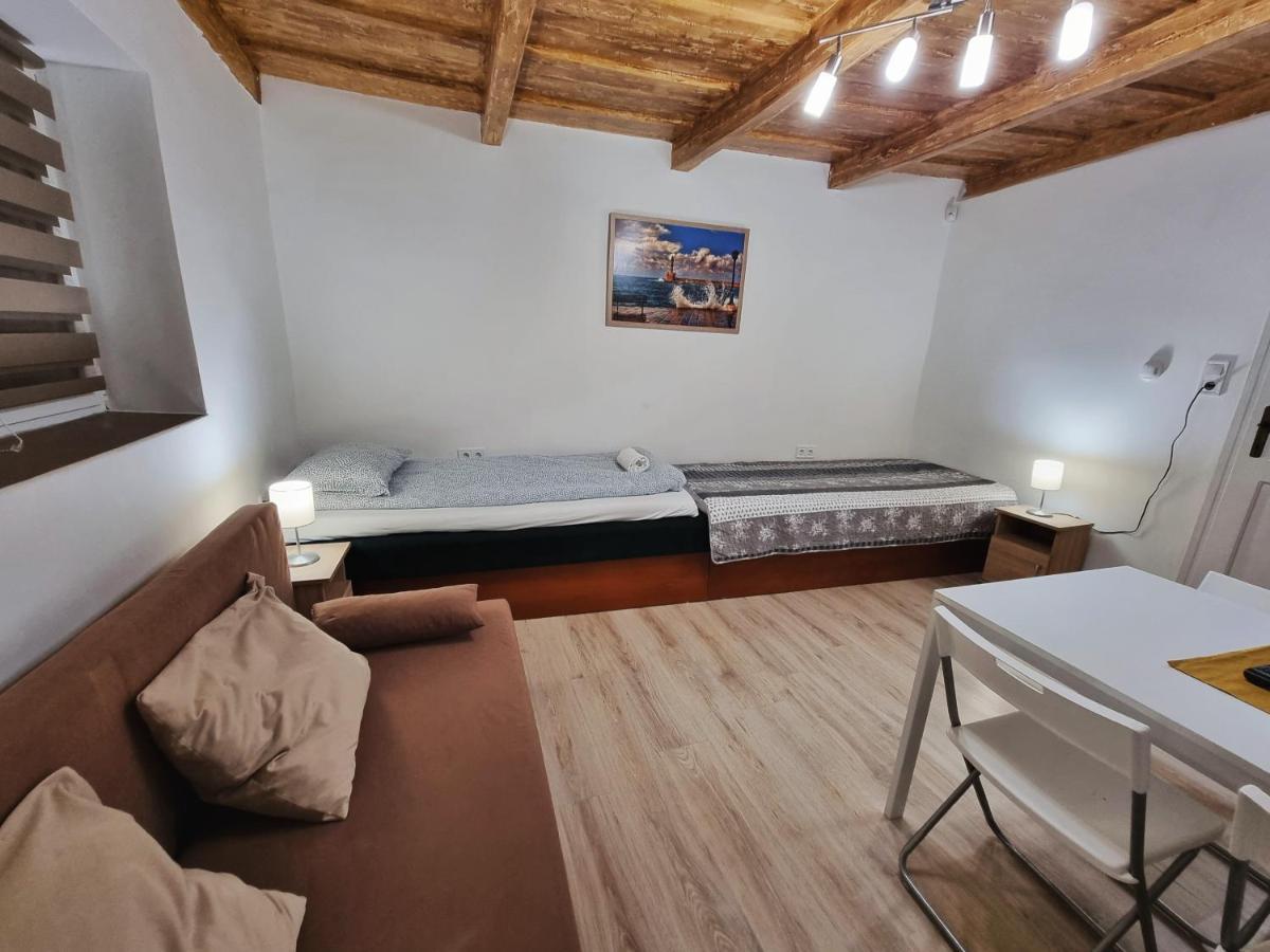 Апартаменти Gyongy Apartmanhazak Дьиндьиш Екстер'єр фото